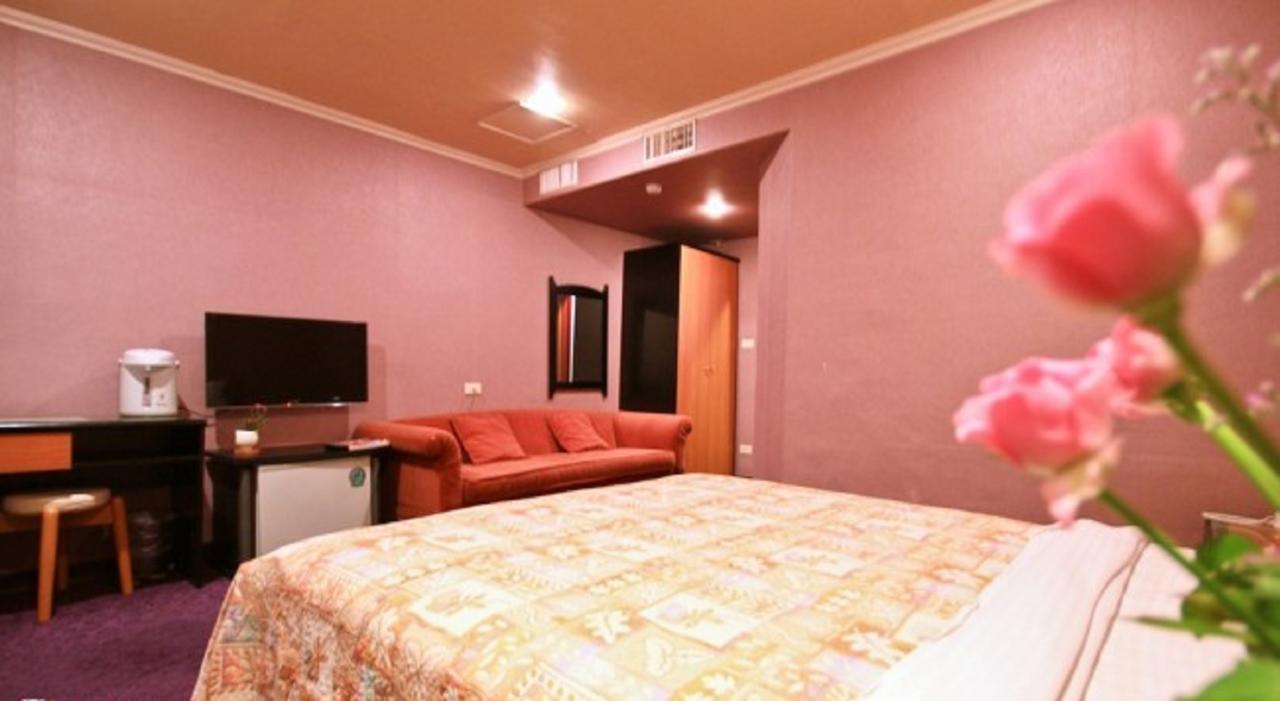 Red Cabin Inn Taipei Exterior foto