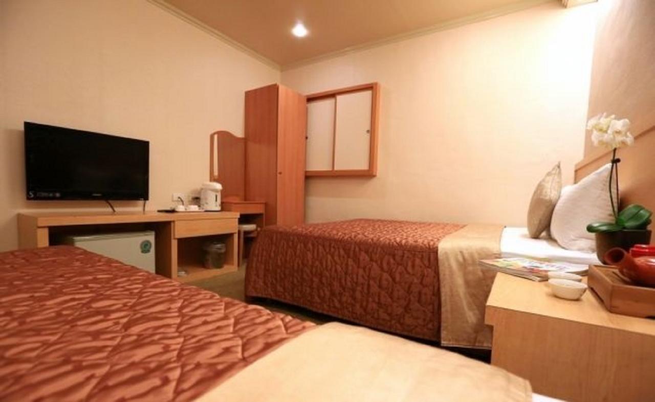 Red Cabin Inn Taipei Exterior foto
